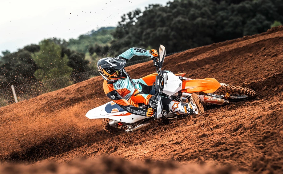 KTM 450 SX-F Bild 4: KTM 450 SX-F