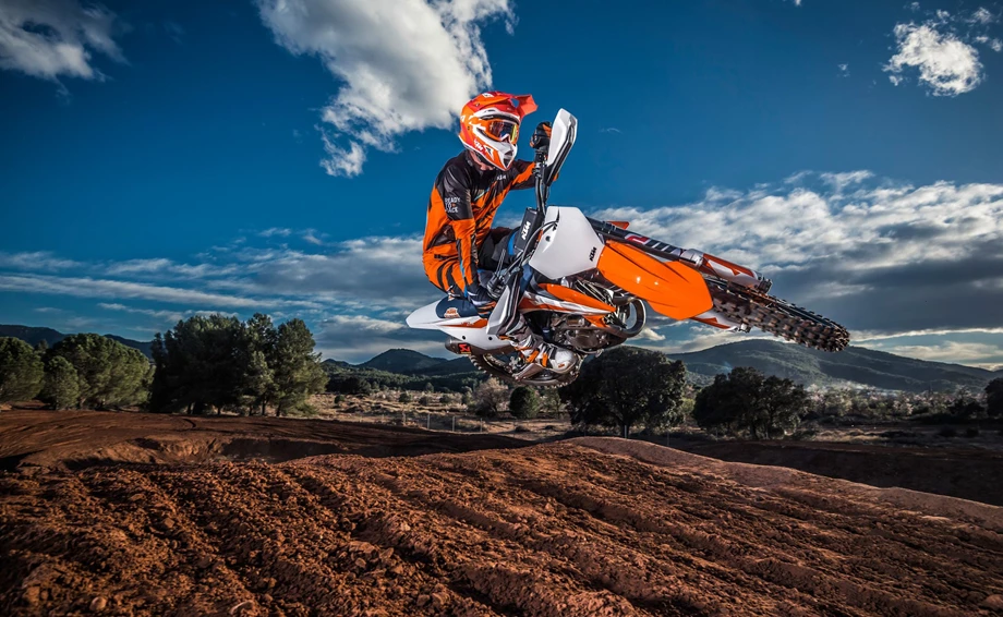 KTM 450 SX-F Bild 8: KTM 450 SX-F