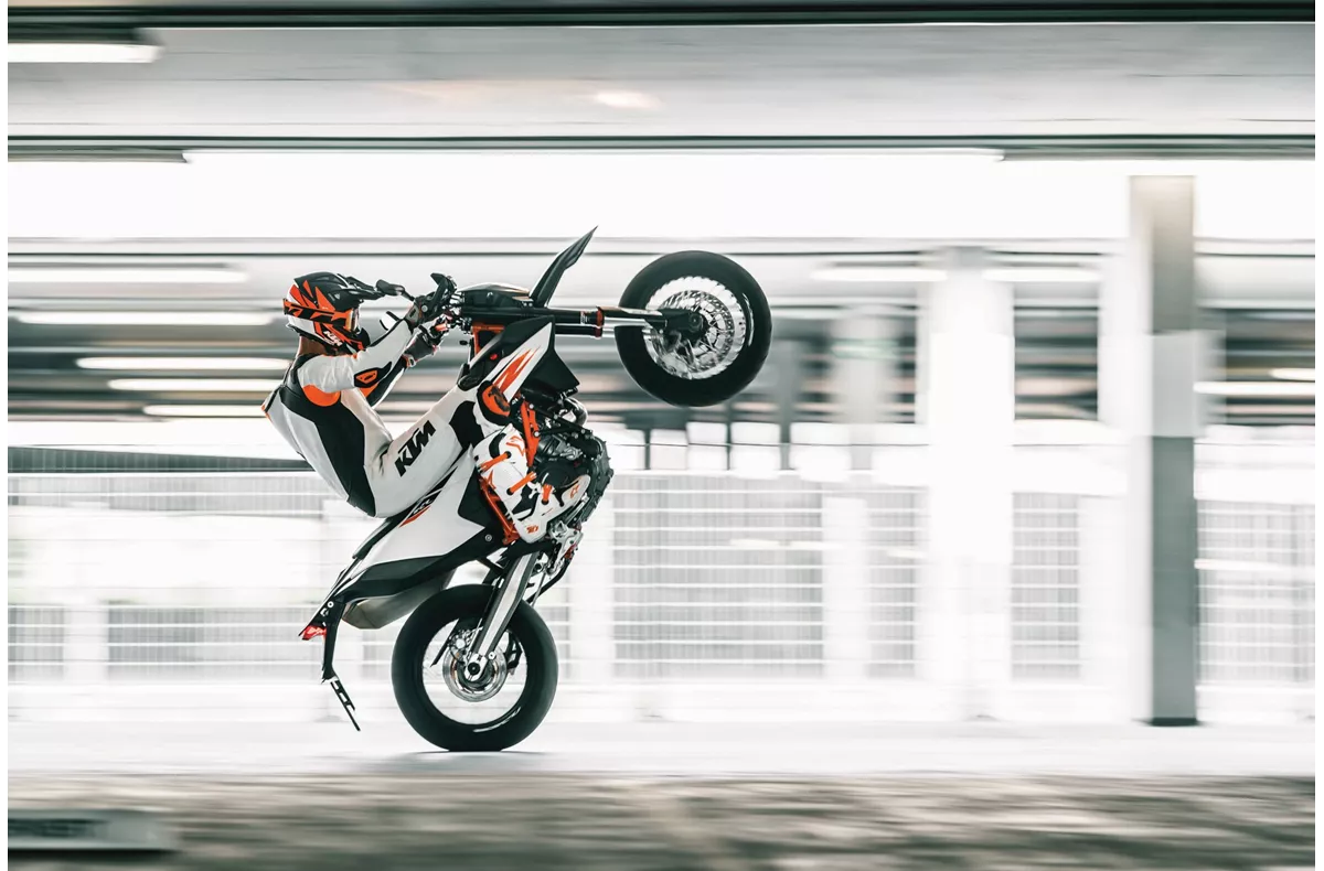 KTM 690 SMC R KTM 690 SMC R