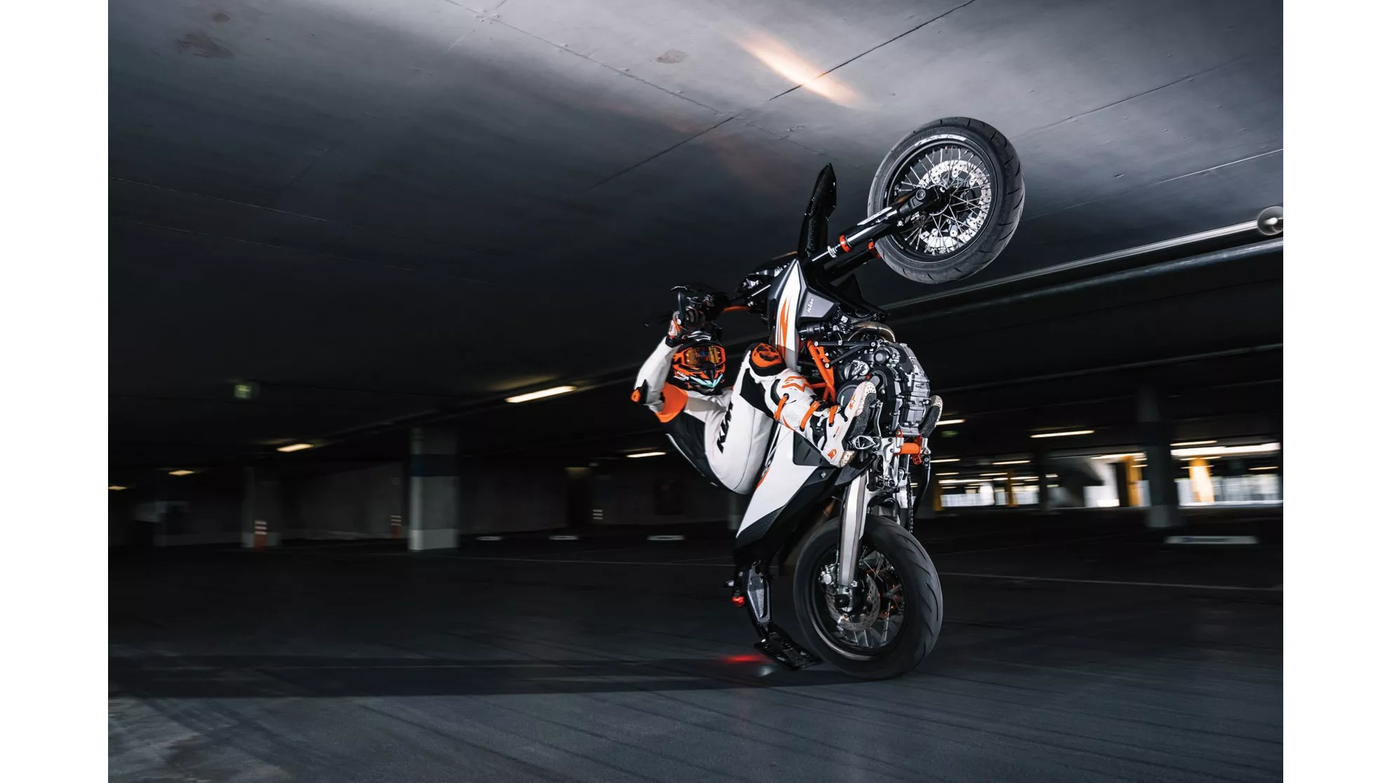 KTM 690 SMC R - Image 6 KTM 690 SMC R - Image 6