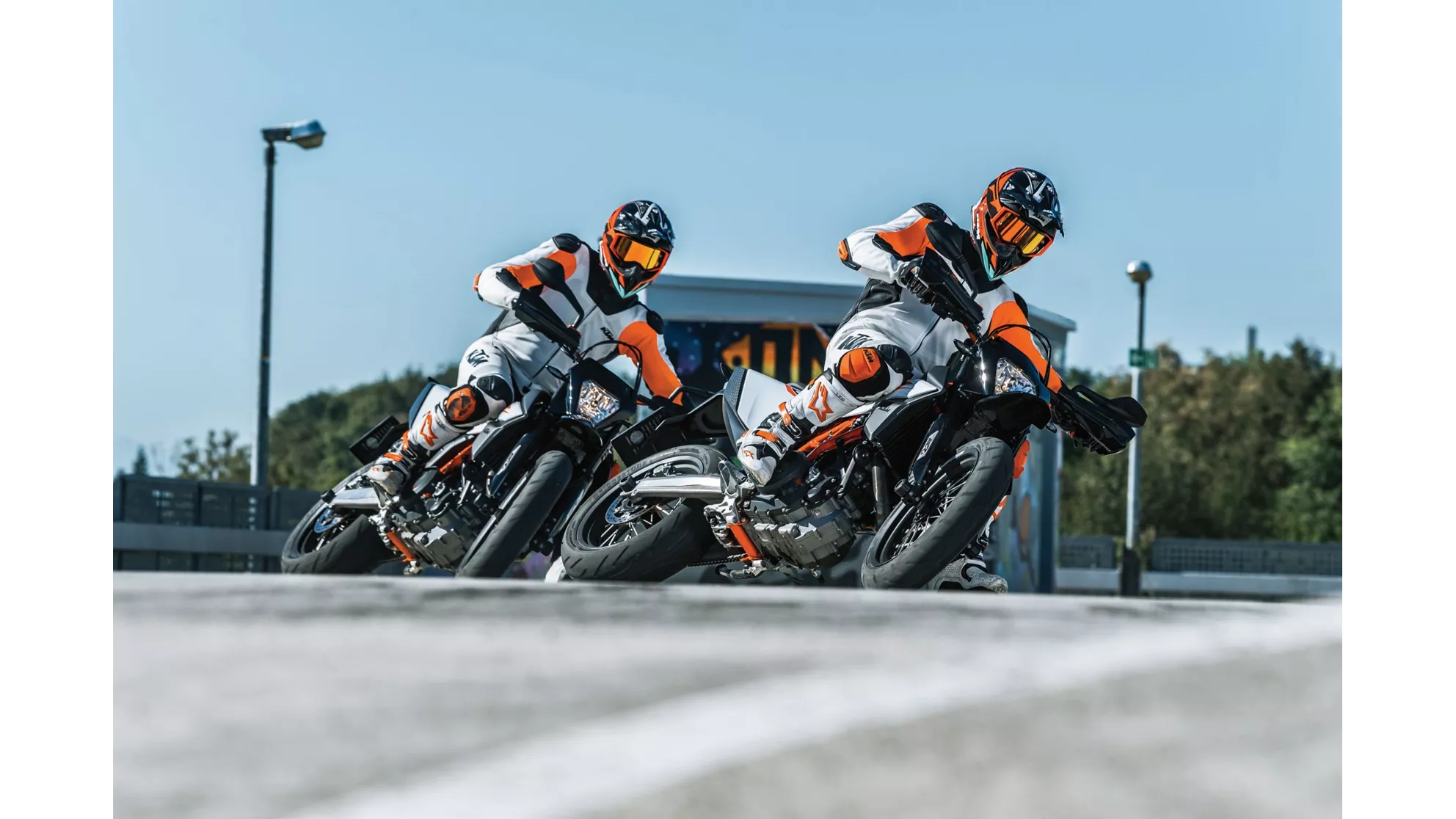 KTM 690 SMC R - Image 9 KTM 690 SMC R - Image 9