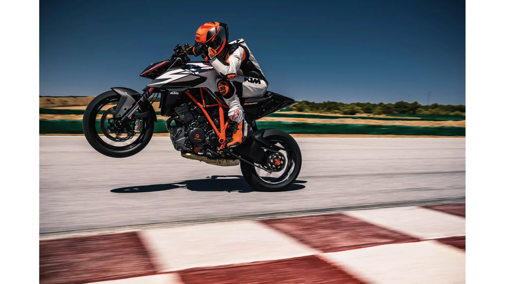 KTM 1290 Super Duke R - Image 12 KTM 1290 Super Duke R - Image 12