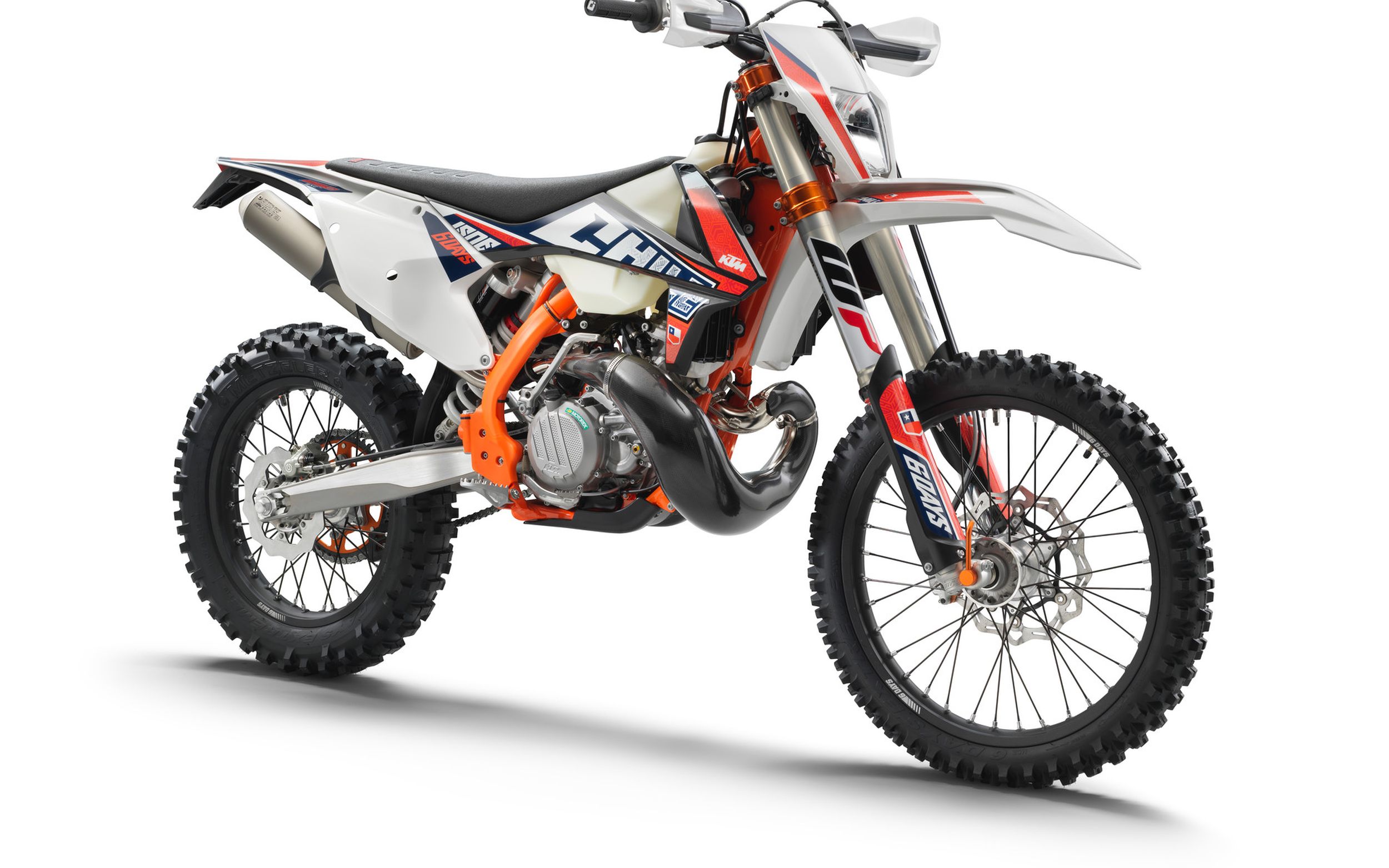 KTM 250 EXC TPI Sixdays 2019 vs Husqvarna TE 250i 2019