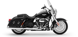 Yamaha XVS 1300 A 2009 vs Harley-Davidson Road King Classic FLHRC 2019
