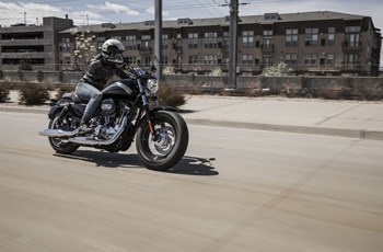 Harley-Davidson Sportster XL 1200C Custom 2019 - Bild 3 Harley-Davidson Sportster XL 1200C Custom 2019 - Bild 3