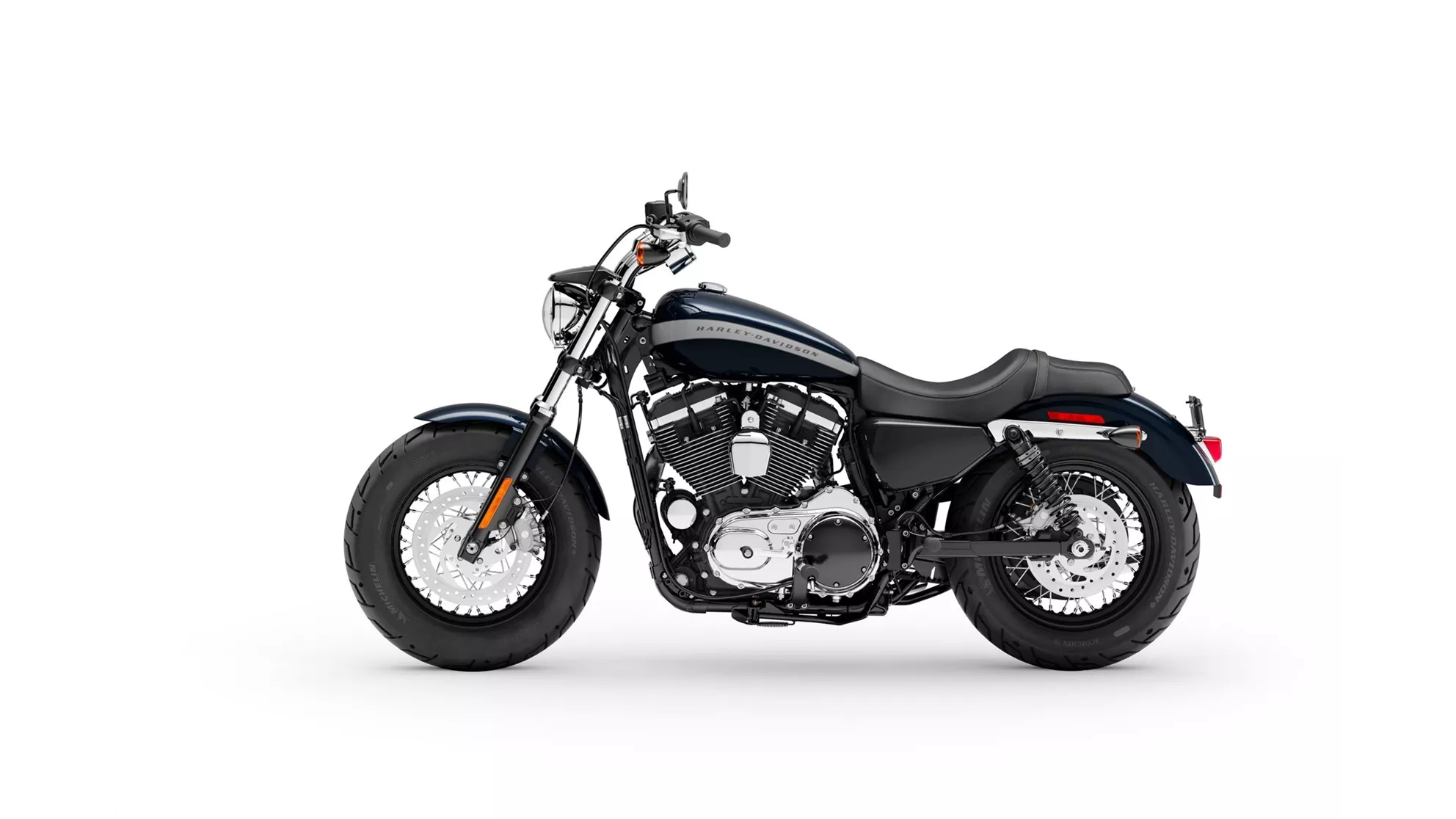 Harley-Davidson Sportster XL 1200C Custom - Image 2 Harley-Davidson Sportster XL 1200C Custom - Image 2