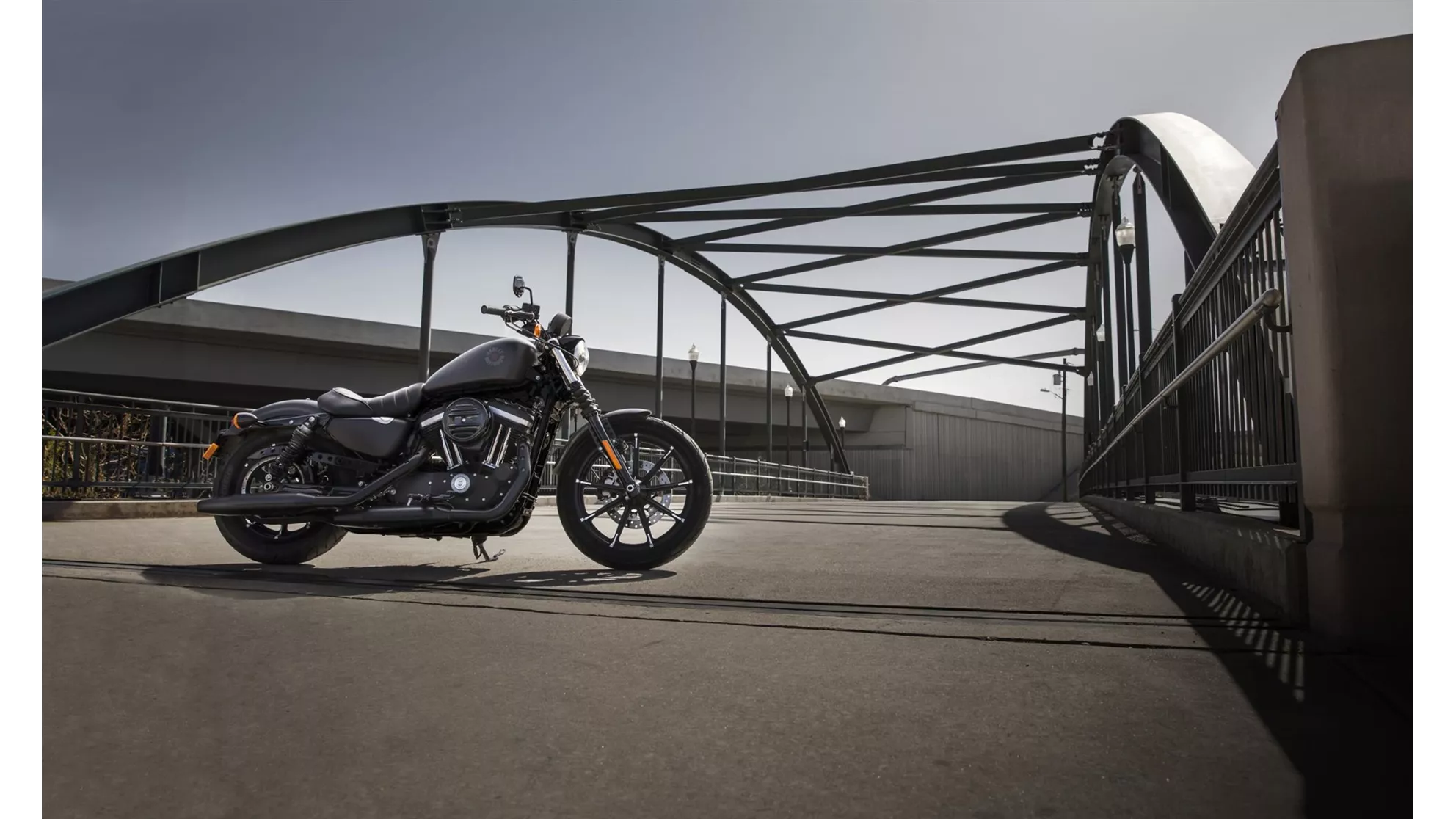 Harley-Davidson Sportster XL 883 N Iron - Image 5 Harley-Davidson Sportster XL 883 N Iron - Image 5