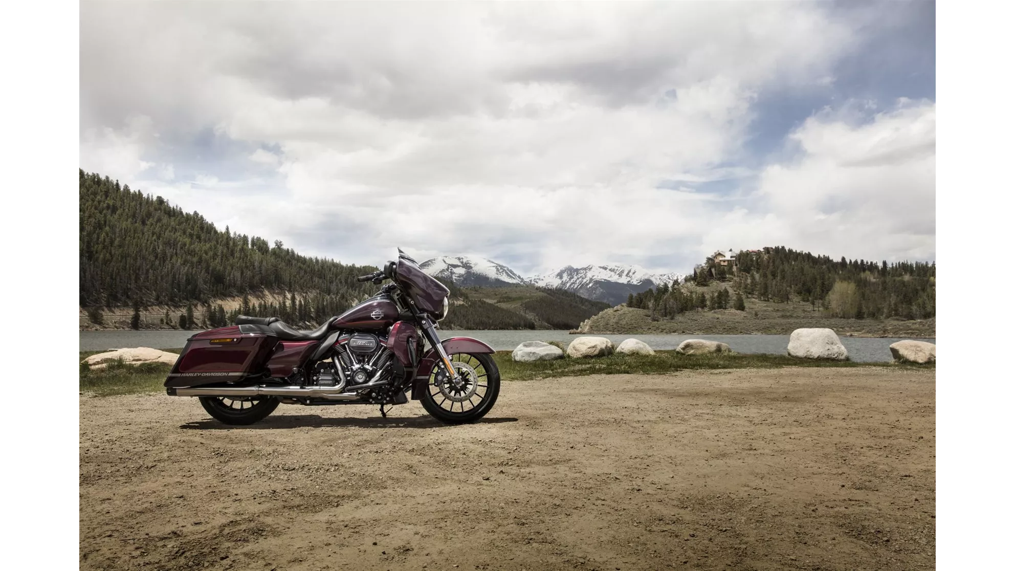 Harley-Davidson CVO Street Glide FLHXSE - Image 3 Harley-Davidson CVO Street Glide FLHXSE - Image 3