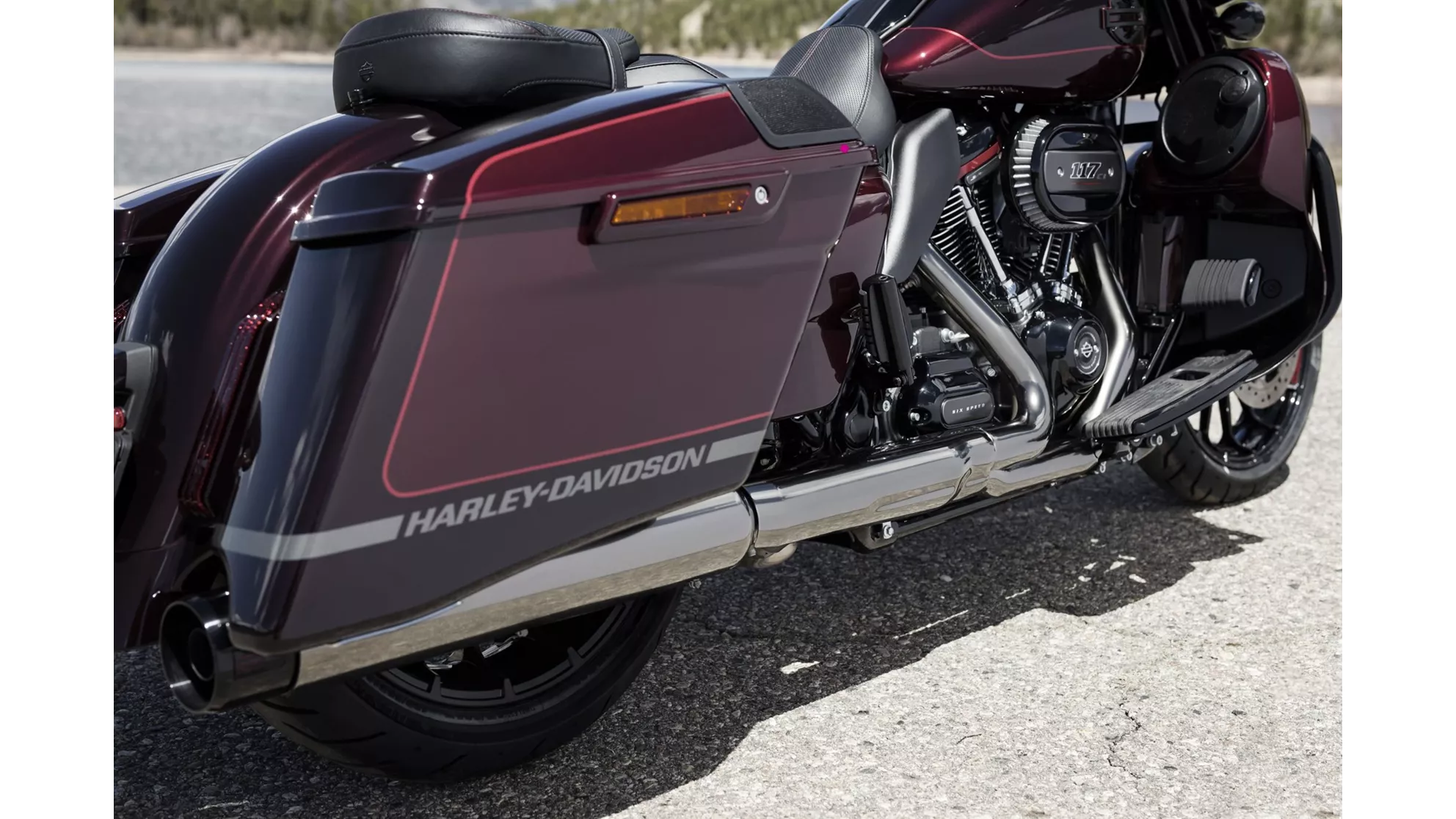 Harley-Davidson CVO Street Glide FLHXSE - Image 4 Harley-Davidson CVO Street Glide FLHXSE - Image 4