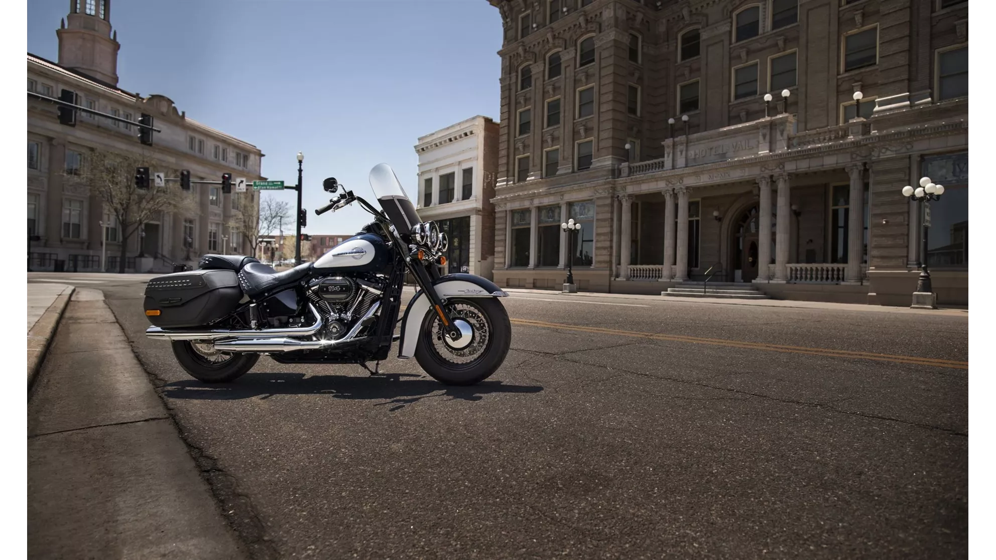 Harley-Davidson Softail Heritage Classic 114 FLHCS - Image 2 Harley-Davidson Softail Heritage Classic 114 FLHCS - Image 2