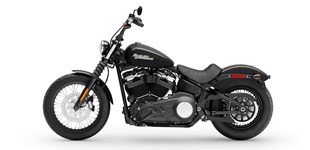 Harley-Davidson Softail Night Train FXSTB 2009 vs Harley-Davidson Softail Street Bob FXBB 2019