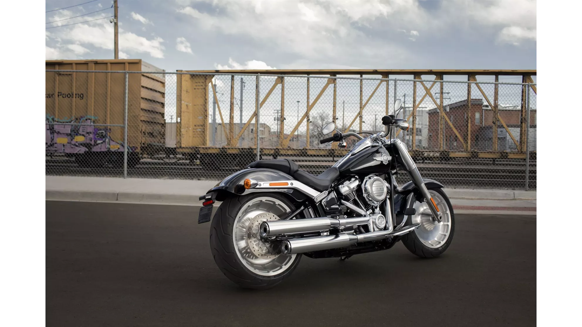 Harley-Davidson Softail Fat Boy FLFB - Image 2 Harley-Davidson Softail Fat Boy FLFB - Image 2