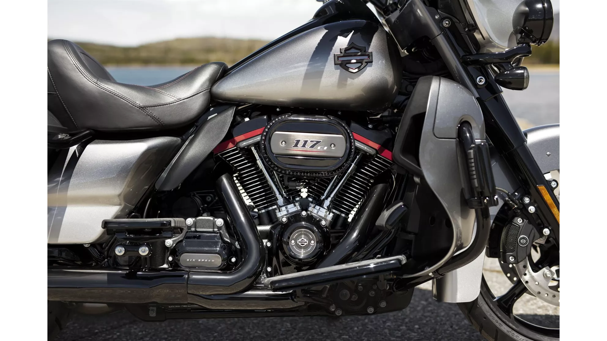 Harley-Davidson CVO Limited FLHTKSE - Image 2 Harley-Davidson CVO Limited FLHTKSE - Image 2