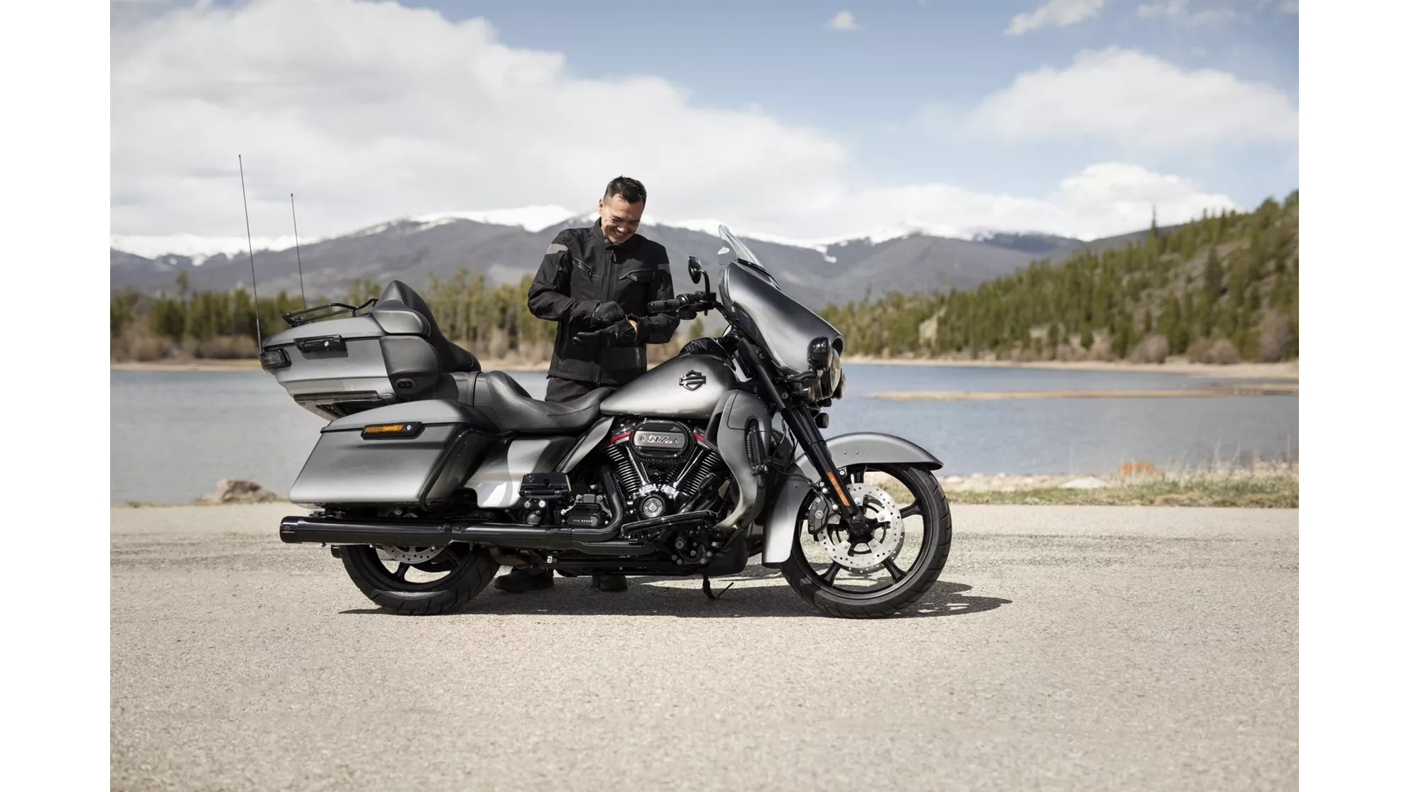 Harley-Davidson CVO Limited FLHTKSE - Image 5 Harley-Davidson CVO Limited FLHTKSE - Image 5