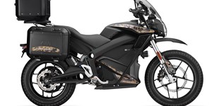 Energica Experia 2023 vs Zero DSR Black Forrest 2019