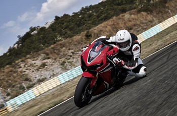 Honda CBR1000RR Fireblade 2019 - Bild 10 Honda CBR1000RR Fireblade 2019 - Bild 10