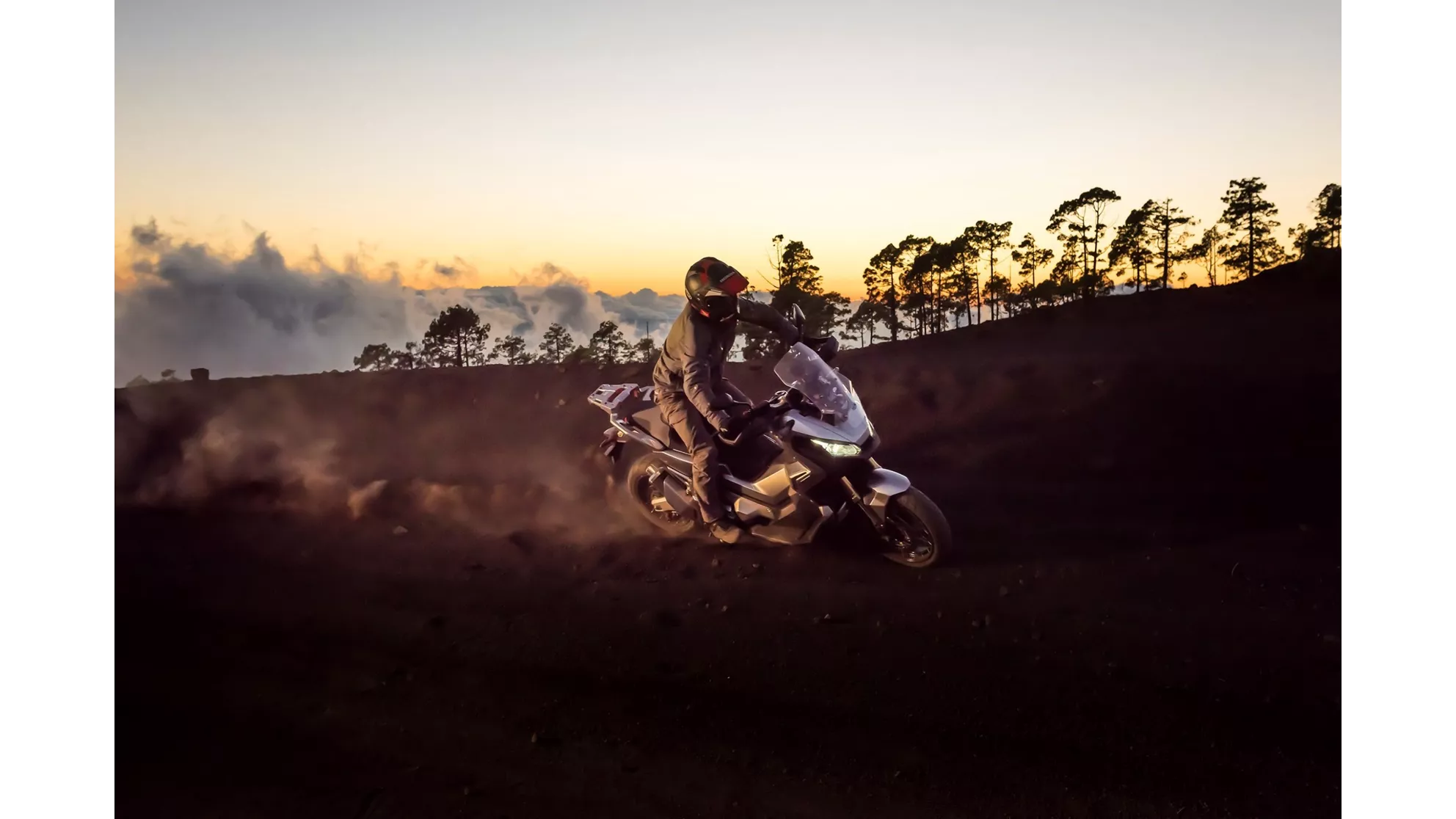 Honda X-ADV - Image 5 Honda X-ADV - Image 5