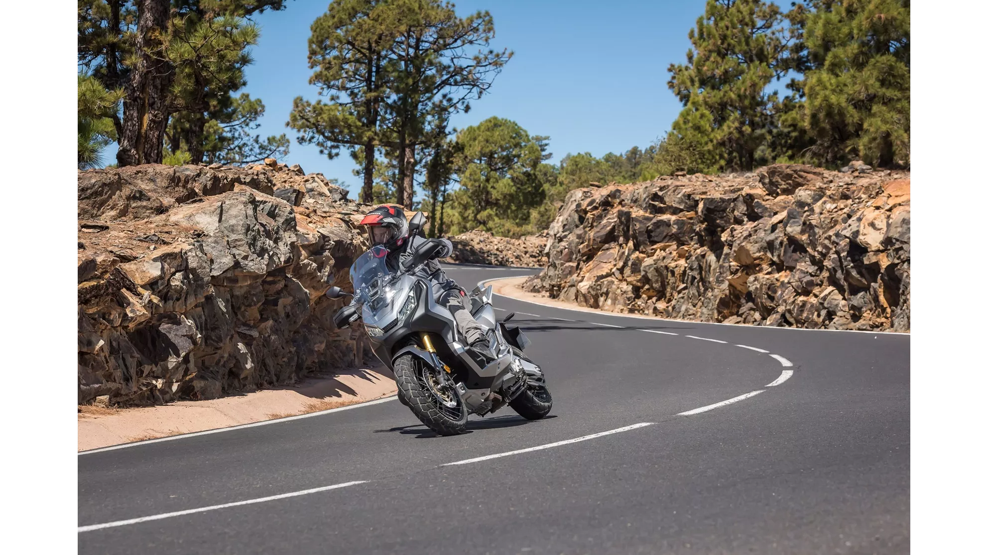 Honda X-ADV - Image 9 Honda X-ADV - Image 9