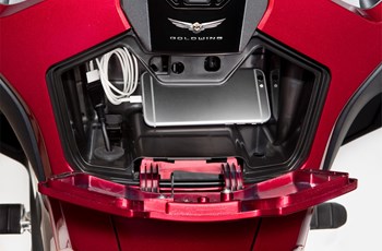 Honda GL 1800 Goldwing Tour 2019 - Bild 13