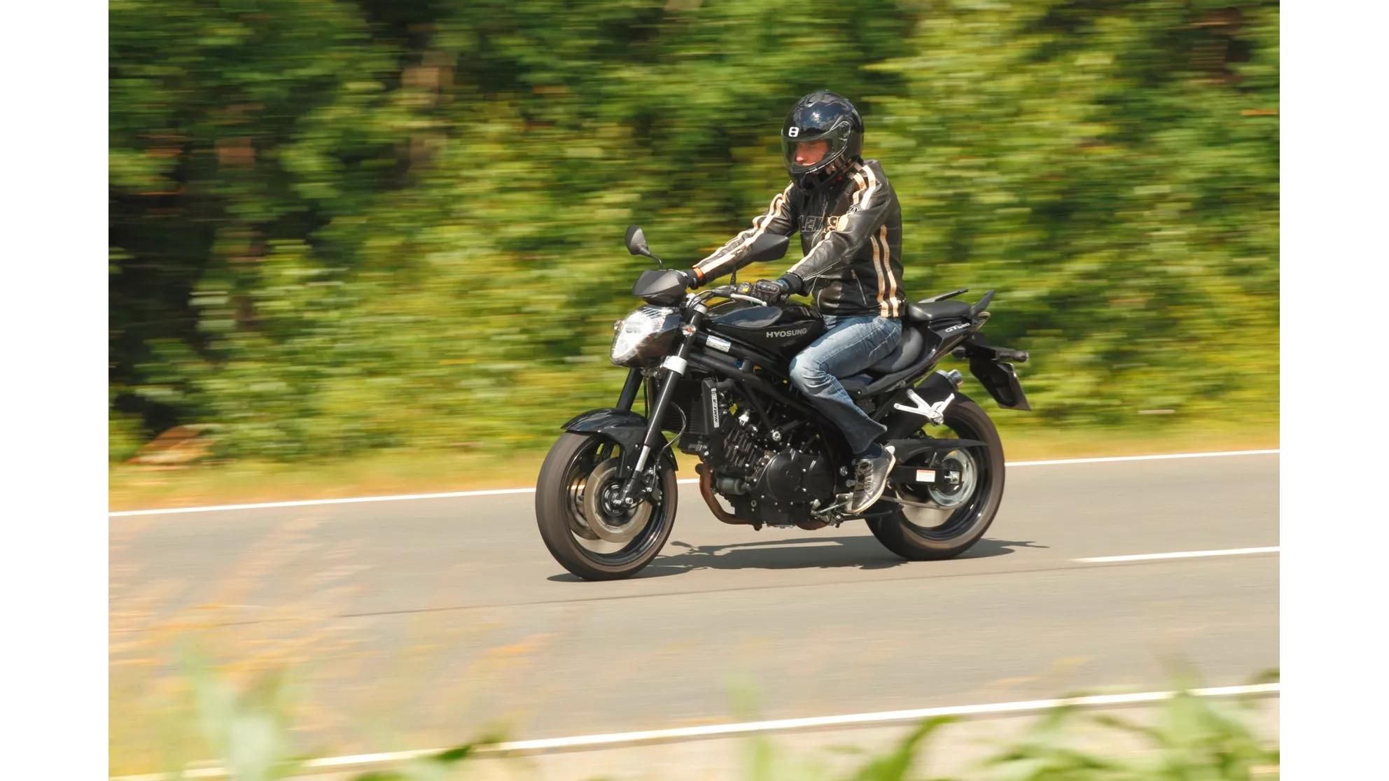 Hyosung GT 650i Naked - Image 2 Hyosung GT 650i Naked - Image 2