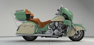 Harley-Davidson Touring Electra Glide Ultra Limited FLHTK 2021 vs Indian Roadmaster 2019