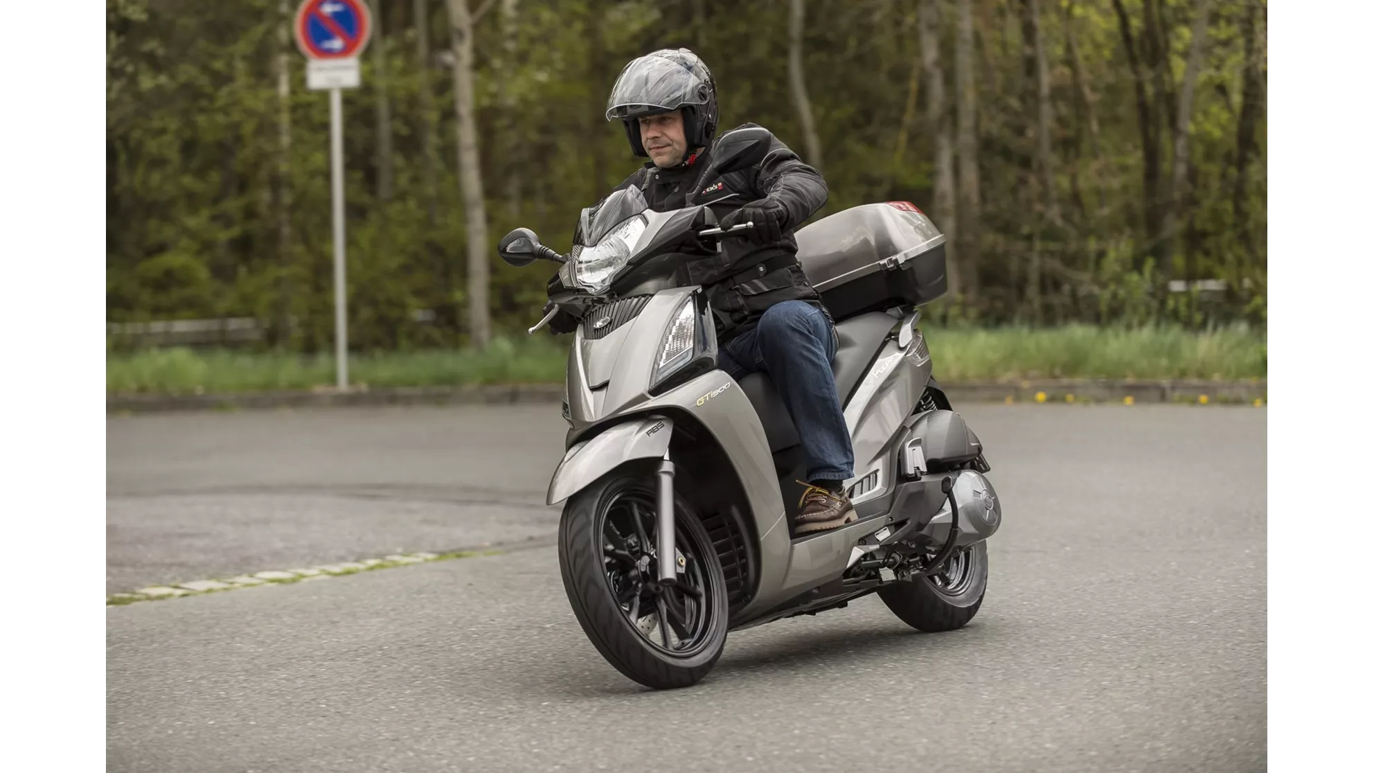 Kymco People GT 300i - Image 9 Kymco People GT 300i - Image 9