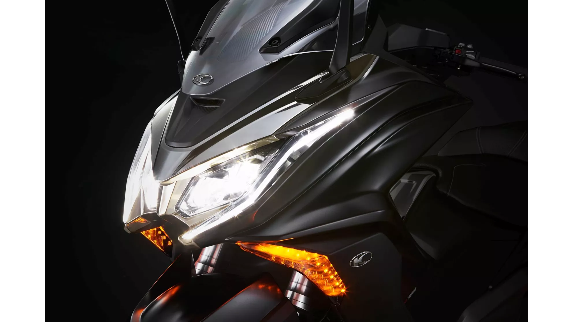 Kymco AK 550i ABS - Image 2 Kymco AK 550i ABS - Image 2