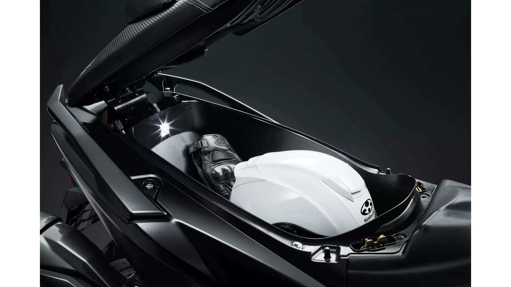 Kymco AK 550i ABS - Image 18 Kymco AK 550i ABS - Image 18