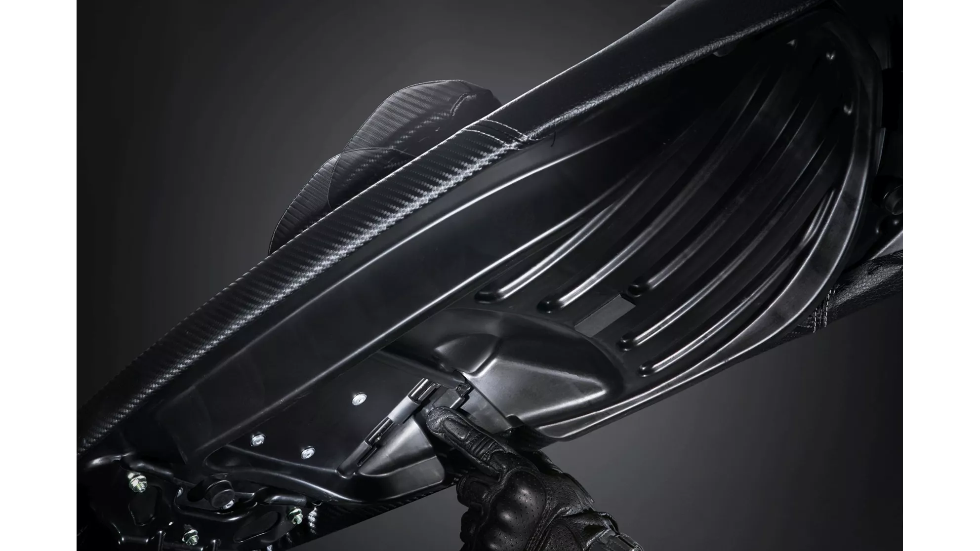 Kymco AK 550i ABS - Image 19 Kymco AK 550i ABS - Image 19