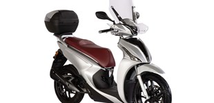 Piaggio Liberty 50 S 2022 vs Kymco New People S 50i 2019