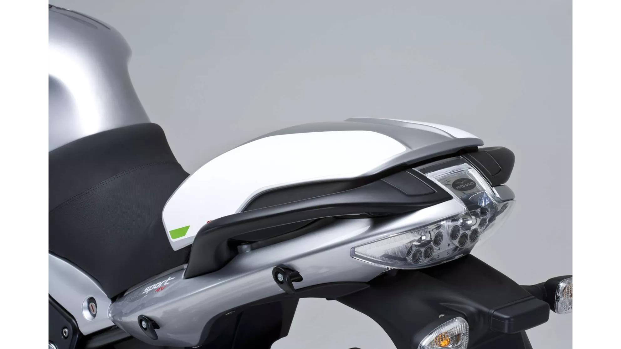 Moto Guzzi 1200 Sport - Immagine 1