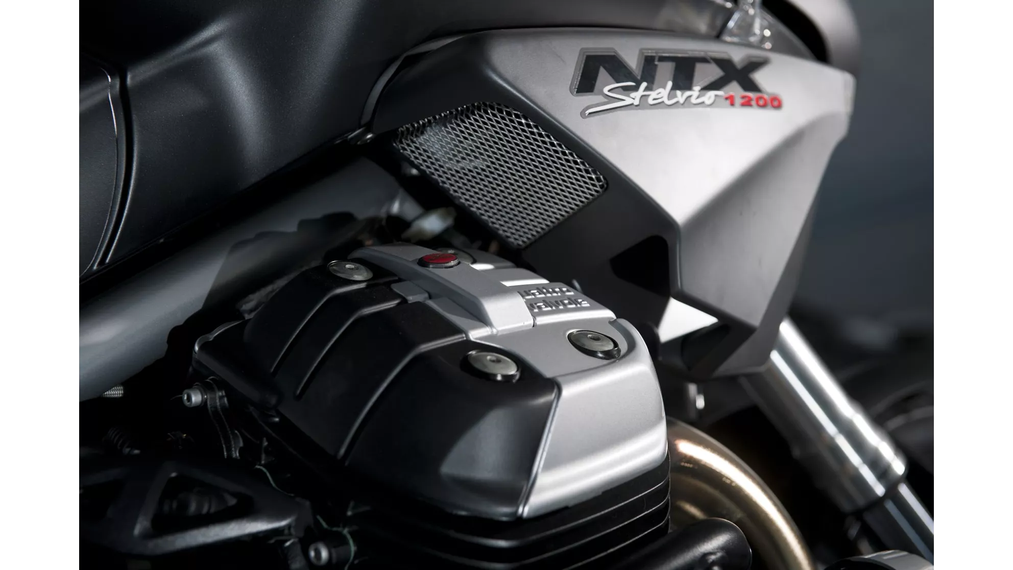 Moto Guzzi Stelvio 1200 8V NTX - Image 9 Moto Guzzi Stelvio 1200 8V NTX - Image 9