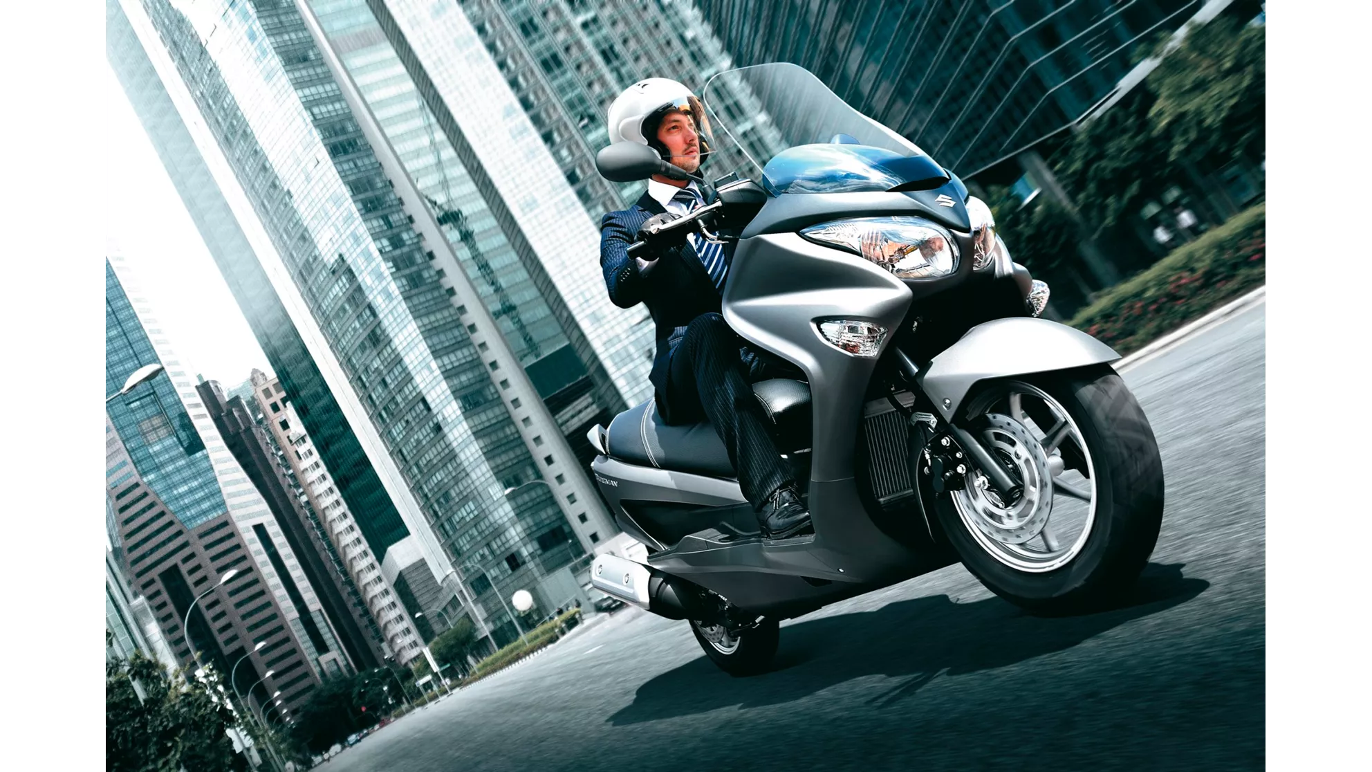 Suzuki Burgman 125 - Image 2 Suzuki Burgman 125 - Image 2