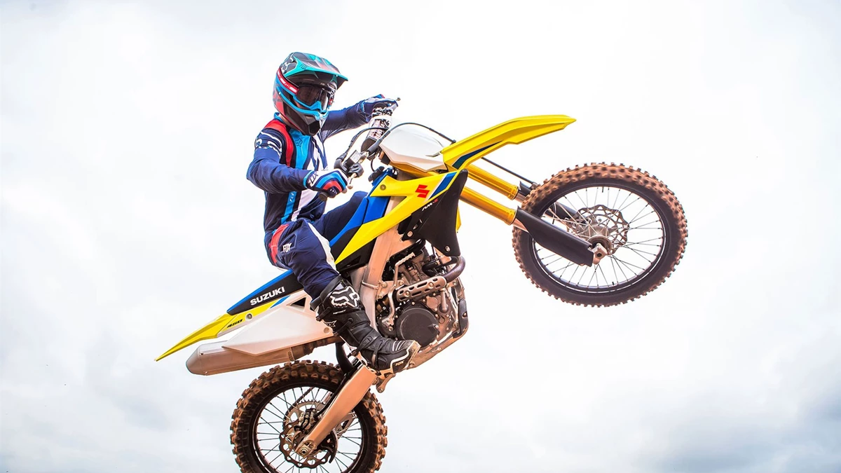 Suzuki RM-Z450 Bild 3: Suzuki RM-Z450