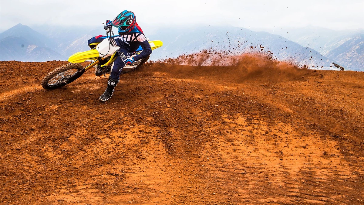 Suzuki RM-Z450 Bild 4: Suzuki RM-Z450