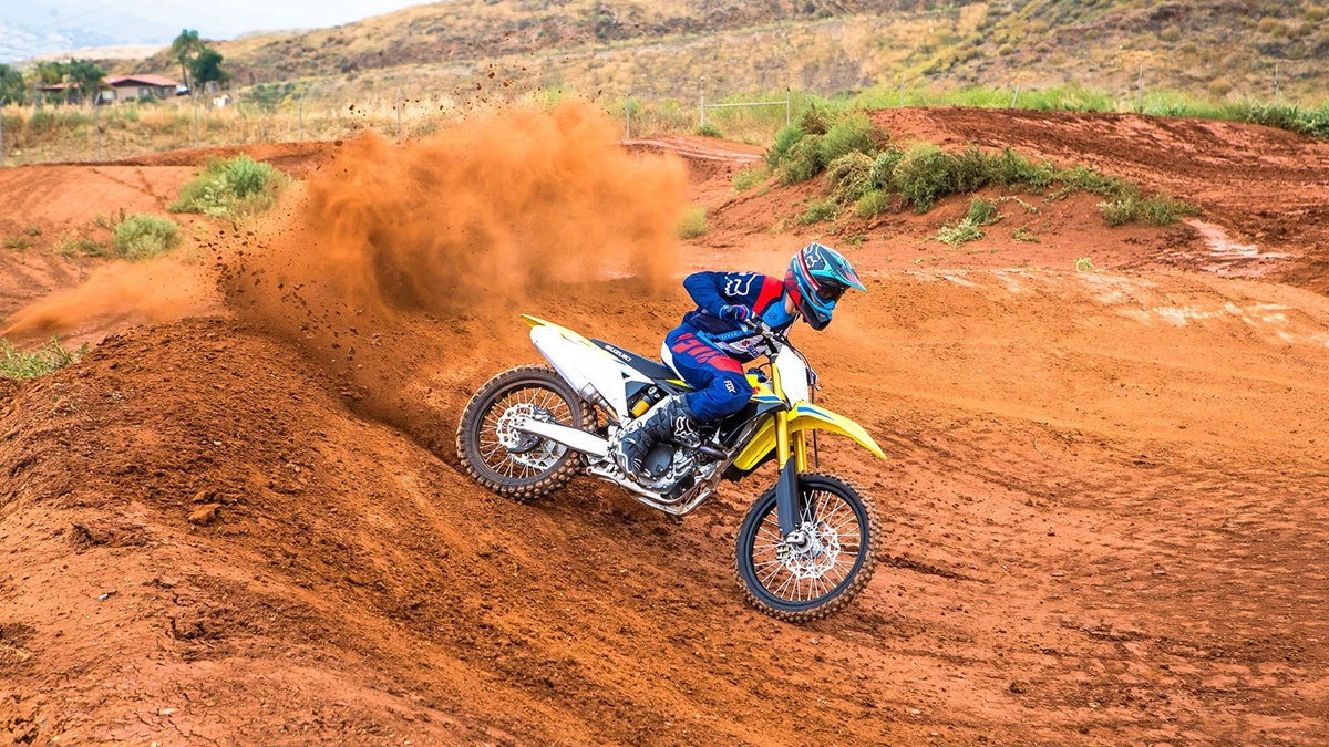 Suzuki RM-Z450 Bild 18: Suzuki RM-Z450