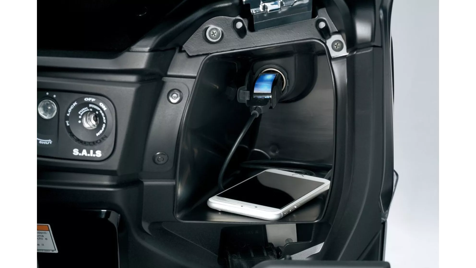 Suzuki Burgman 400 - Image 5 Suzuki Burgman 400 - Image 5