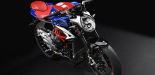 MV Agusta Brutale 800 RR America 2019 vs Ducati Monster S2R 1000 2007