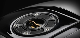 MV Agusta F4 Claudio 2019 vs Kawasaki Ninja H2R 2025