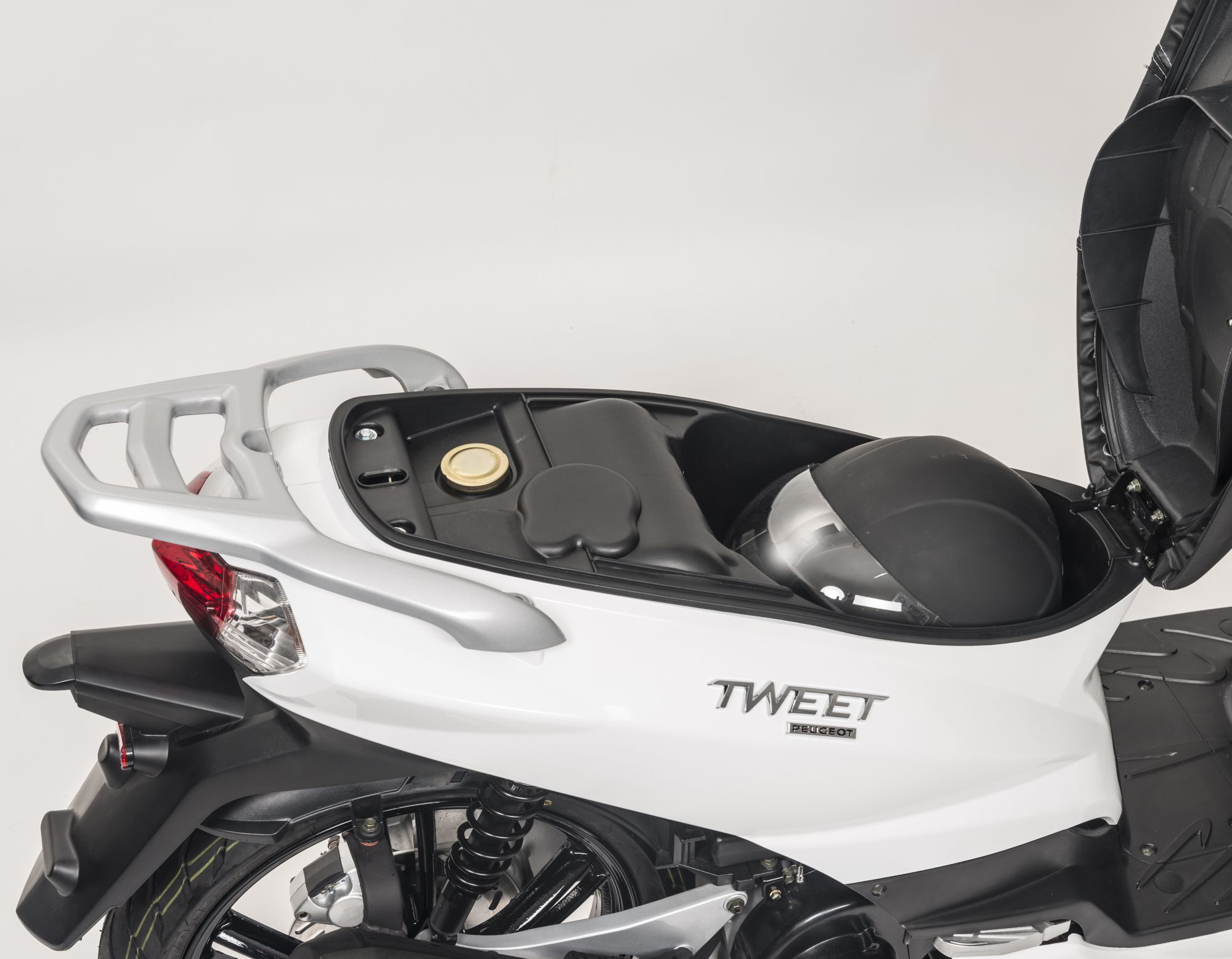 Motorrad Vergleich Peugeot Tweet 50 2019 Vs Peugeot Kisbee 50 4t