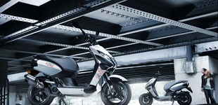 Peugeot Streetzone 10 Naked 2019 vs Peugeot Speedfight 4 50 4T Air 2020