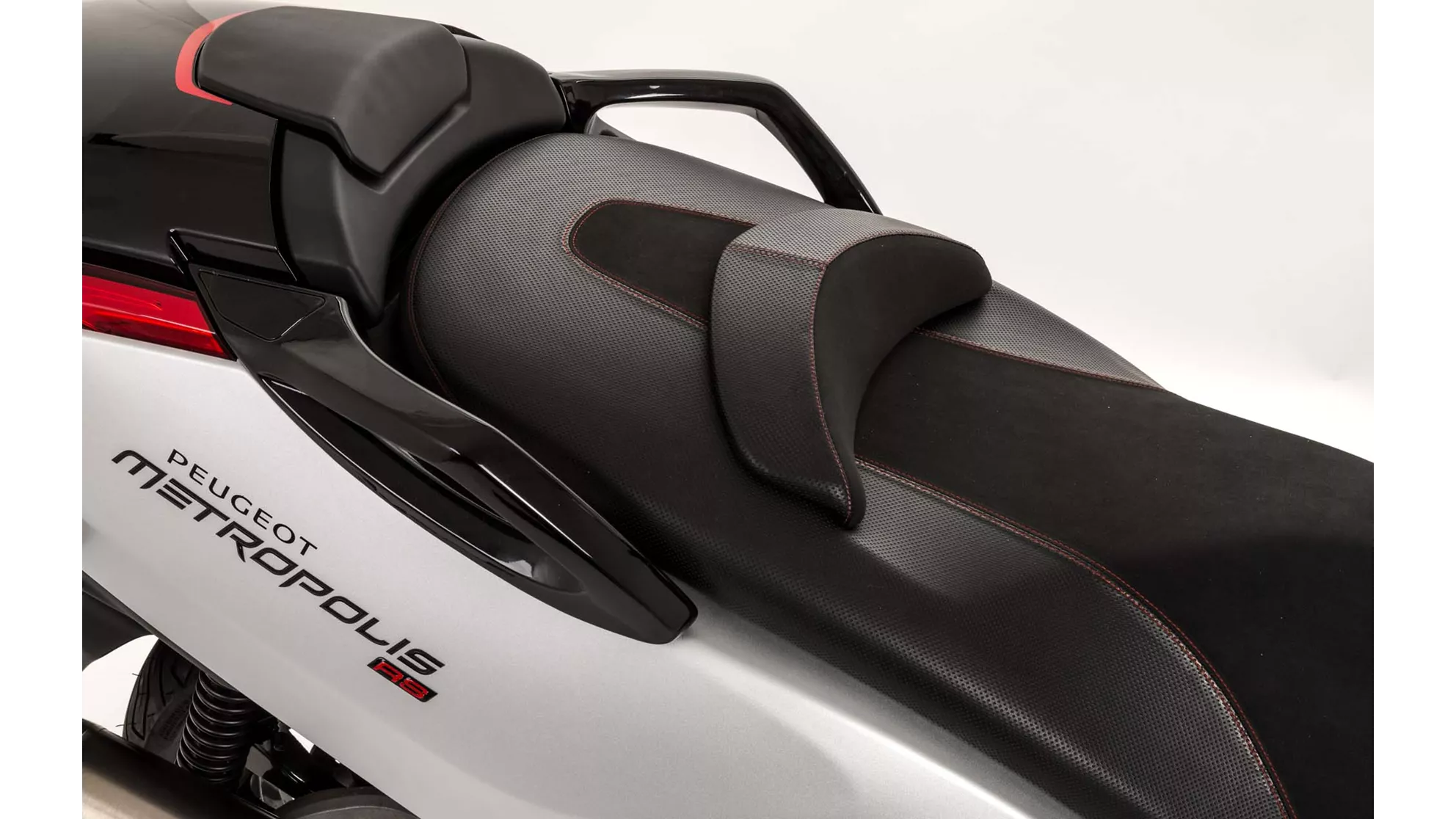Peugeot Metropolis 400i RS - Image 11 Peugeot Metropolis 400i RS - Image 11