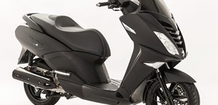 Peugeot Citystar 125 Black Edition 2019 vs Yamaha NMAX 125 2021