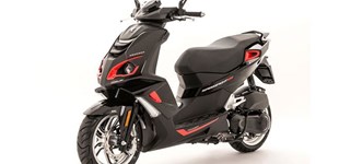Peugeot Speedfight 4 125 2019 vs Kymco Grand Dink 125 2009 Peugeot Speedfight 4 125 2019 vs Kymco Grand Dink 125 2009