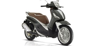 Sym GTS 300i 2017 vs Piaggio Beverly 300 i.e. 2019