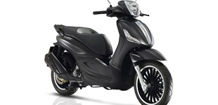 Piaggio Beverly 300 i.e. Police 2019 vs Yamaha XMAX 300 2019