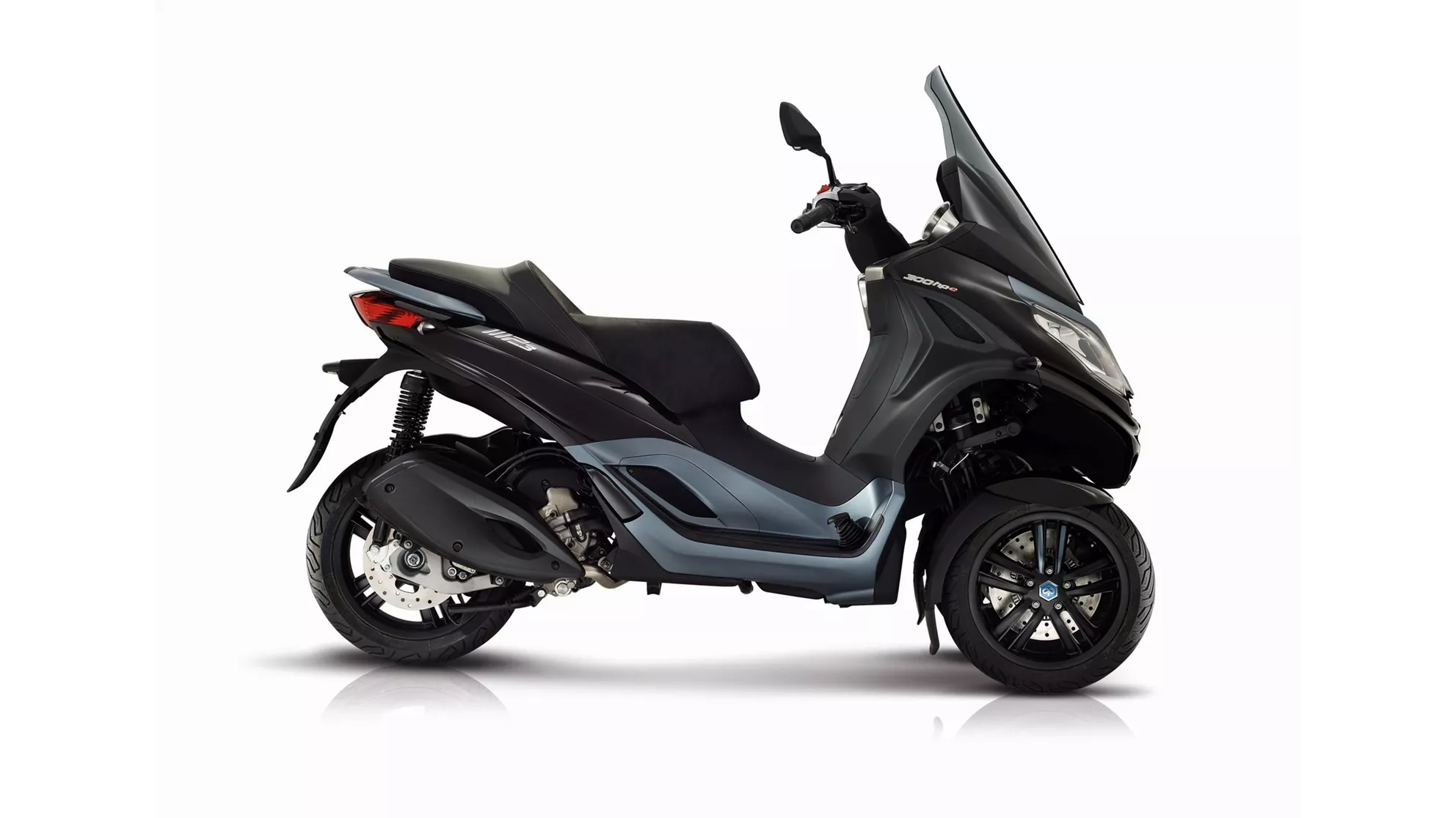 Piaggio MP3 300 HPE - Image 1 Piaggio MP3 300 HPE - Image 1