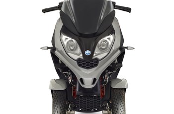 Piaggio MP3 300 HPE Sport 2019 - Bild 8 Piaggio MP3 300 HPE Sport 2019 - Bild 8