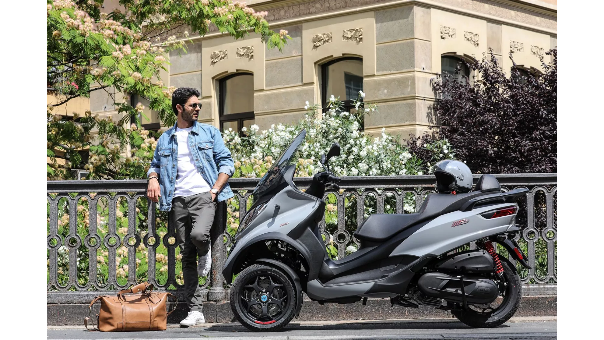 Piaggio MP3 350 ABS-ASR Sport - Image 8 Piaggio MP3 350 ABS-ASR Sport - Image 8