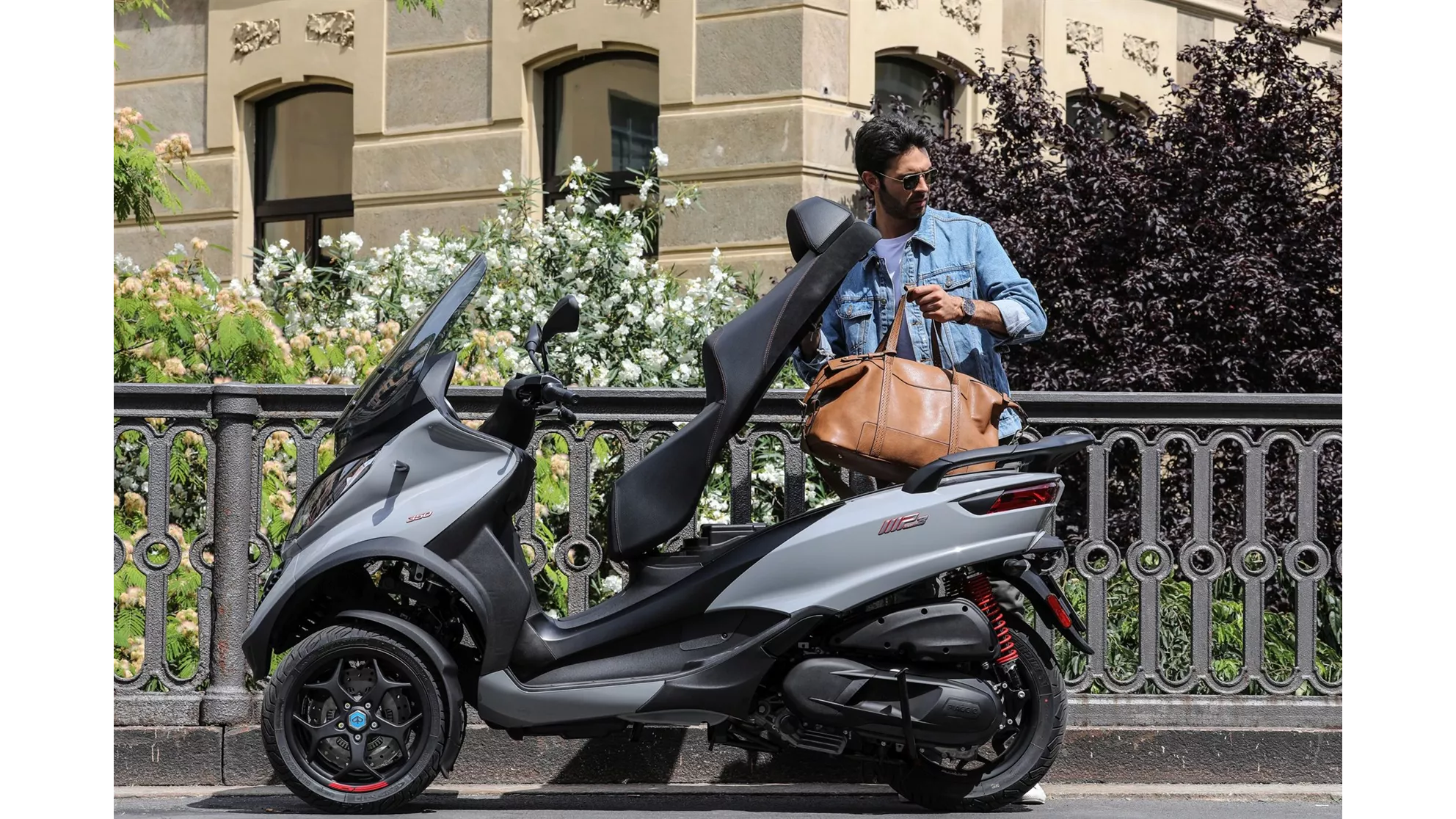 Piaggio MP3 350 ABS-ASR Sport - Image 9 Piaggio MP3 350 ABS-ASR Sport - Image 9